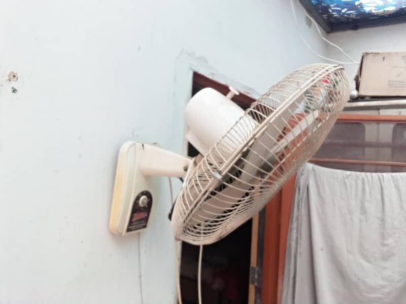 bracket Fan 2