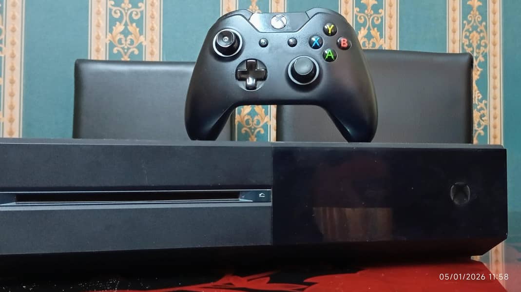X box 1 Console 0
