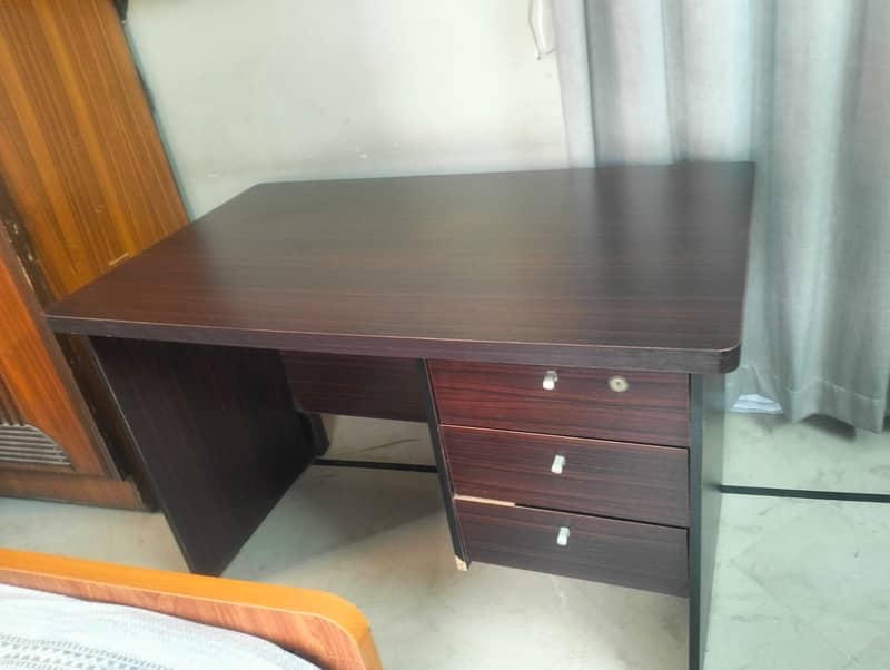 Study table 0