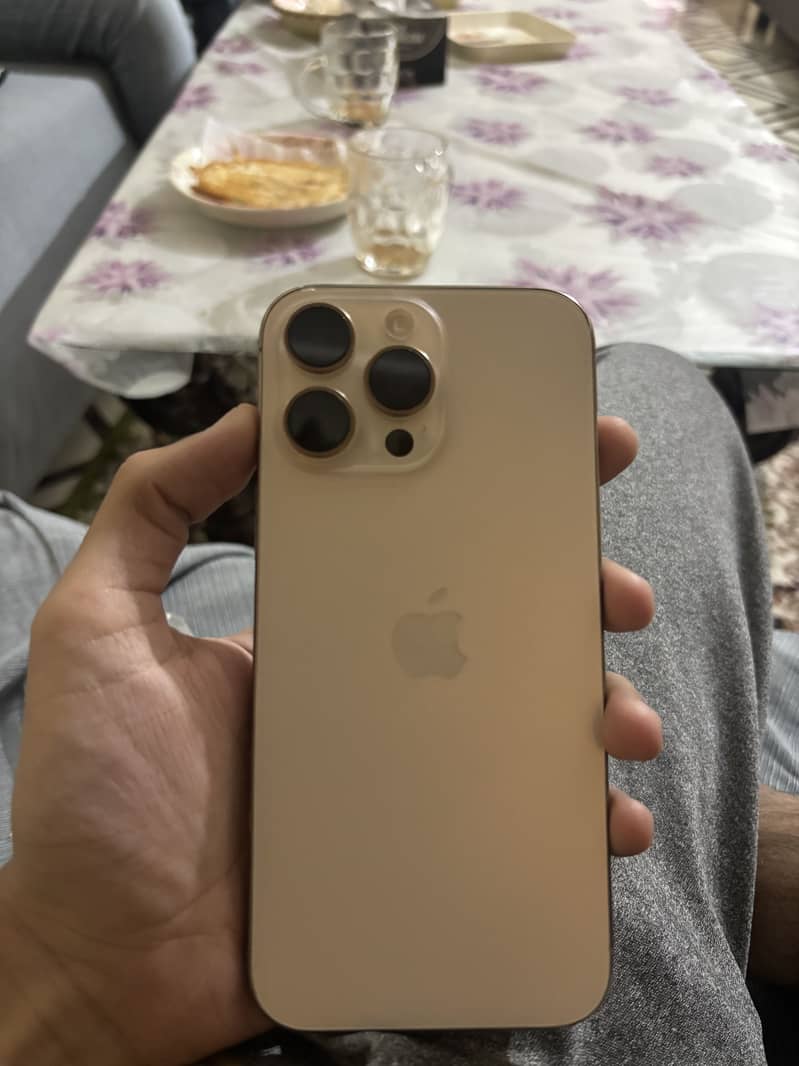 Iphone 16 pro max 0