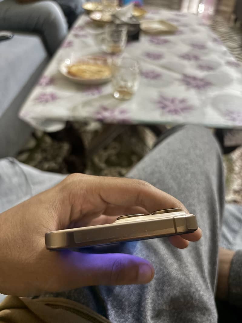 Iphone 16 pro max 3