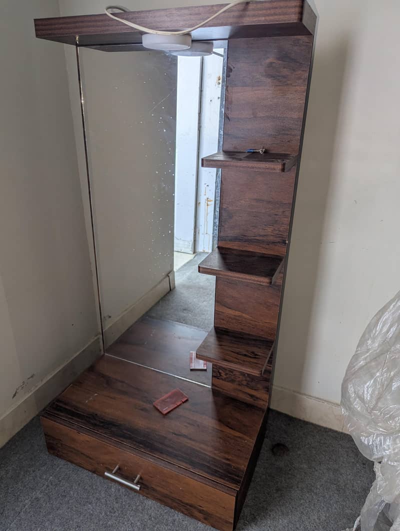Dressing Table 0