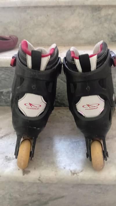 Skating shoes