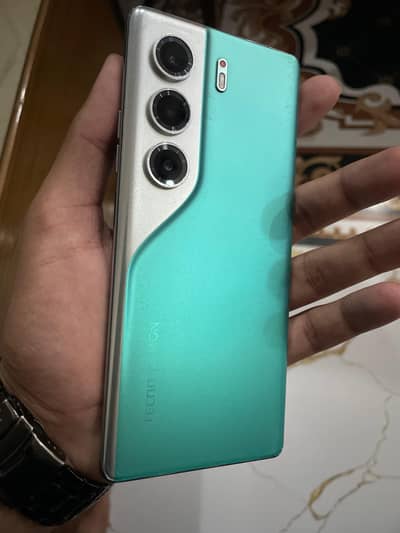 Techno camon 40 pro