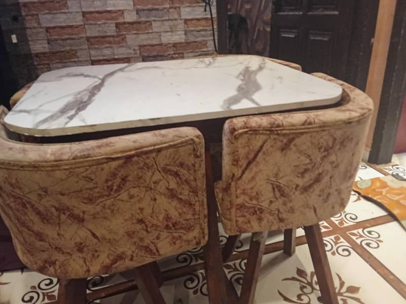 DINING TABLE 1