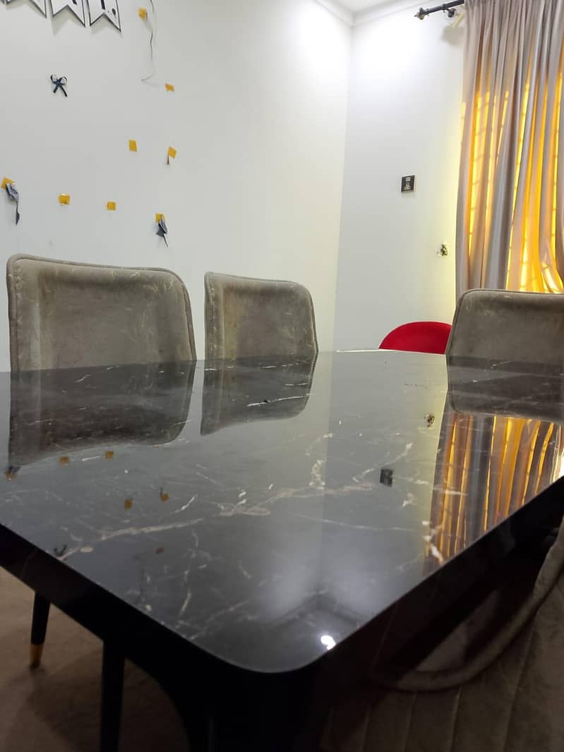 Dining table 6 seater 2