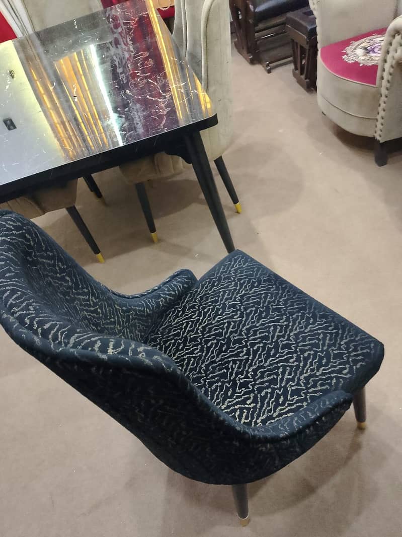 Dining table 6 seater 8
