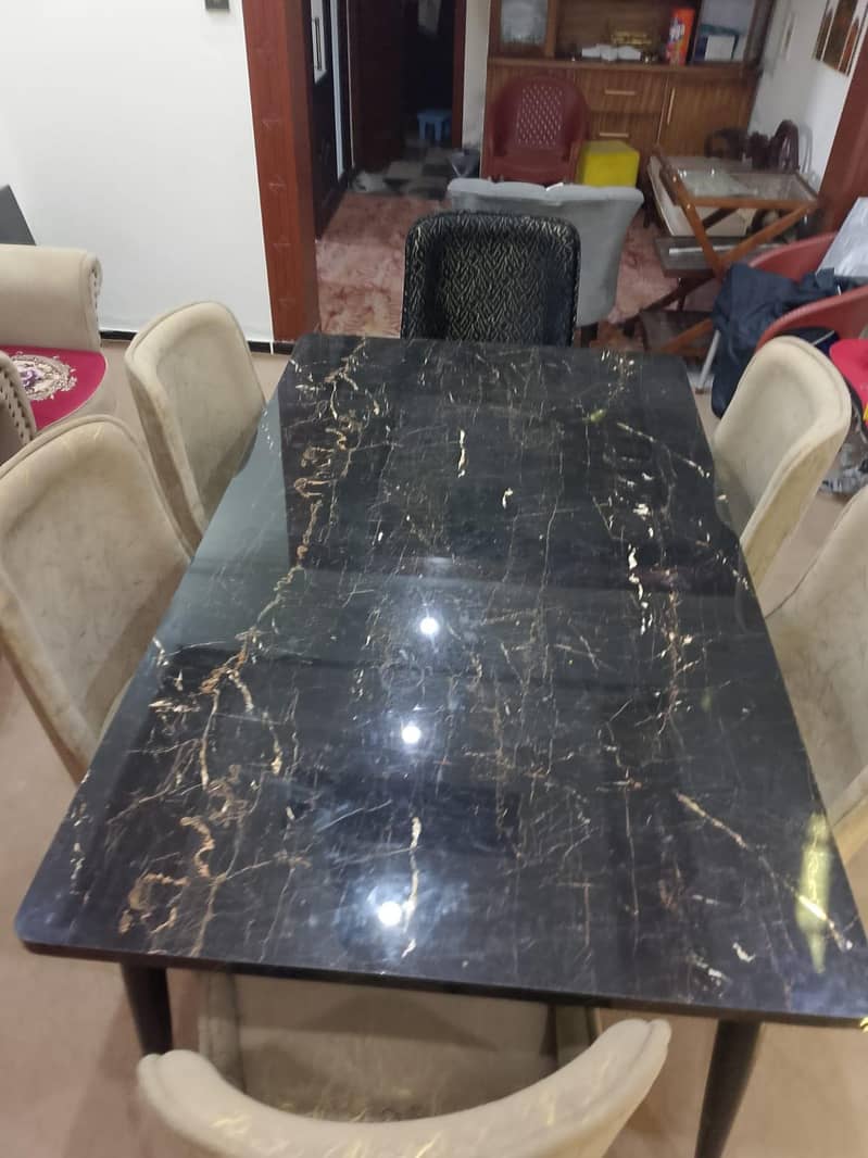 Dining table 6 seater 9