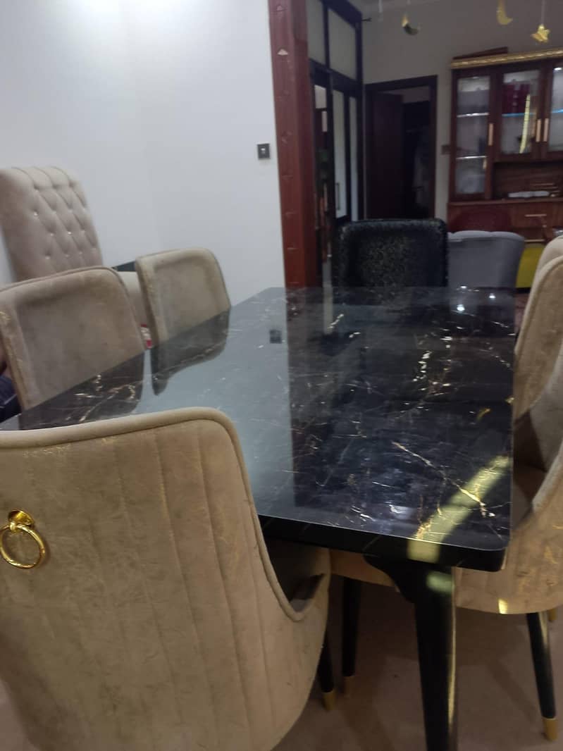 Dining table 6 seater 12