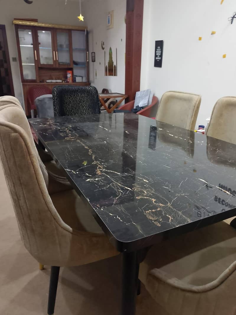 Dining table 6 seater 13