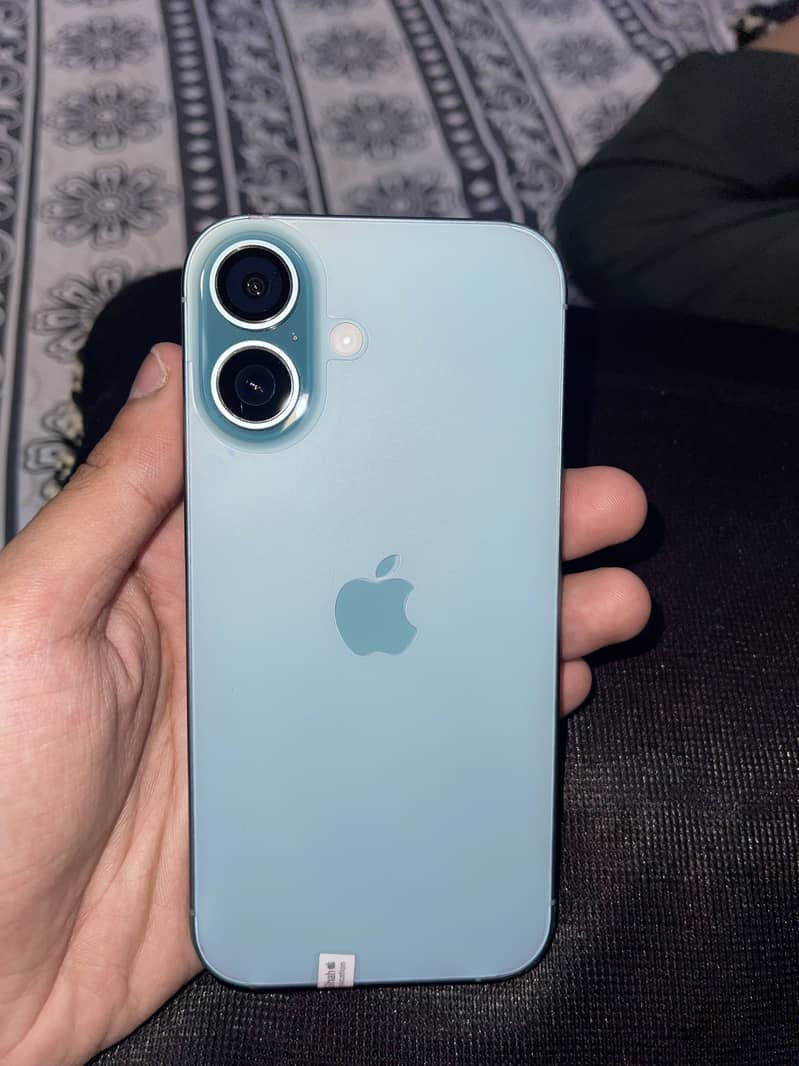 iPhone 16 0