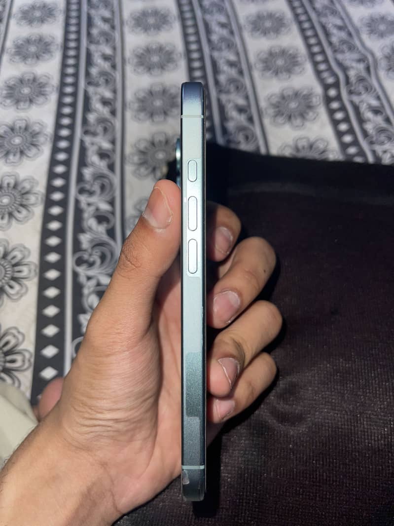 iPhone 16 5