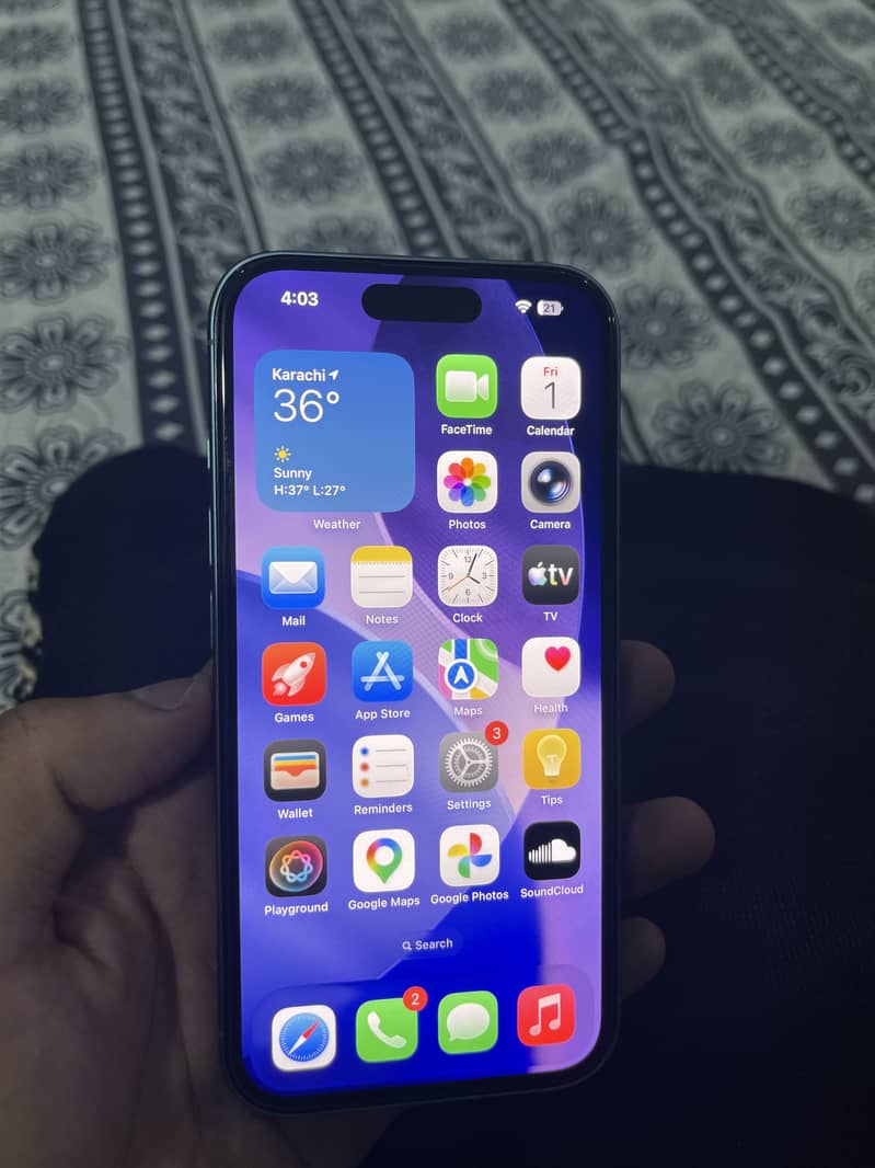 iPhone 16 8