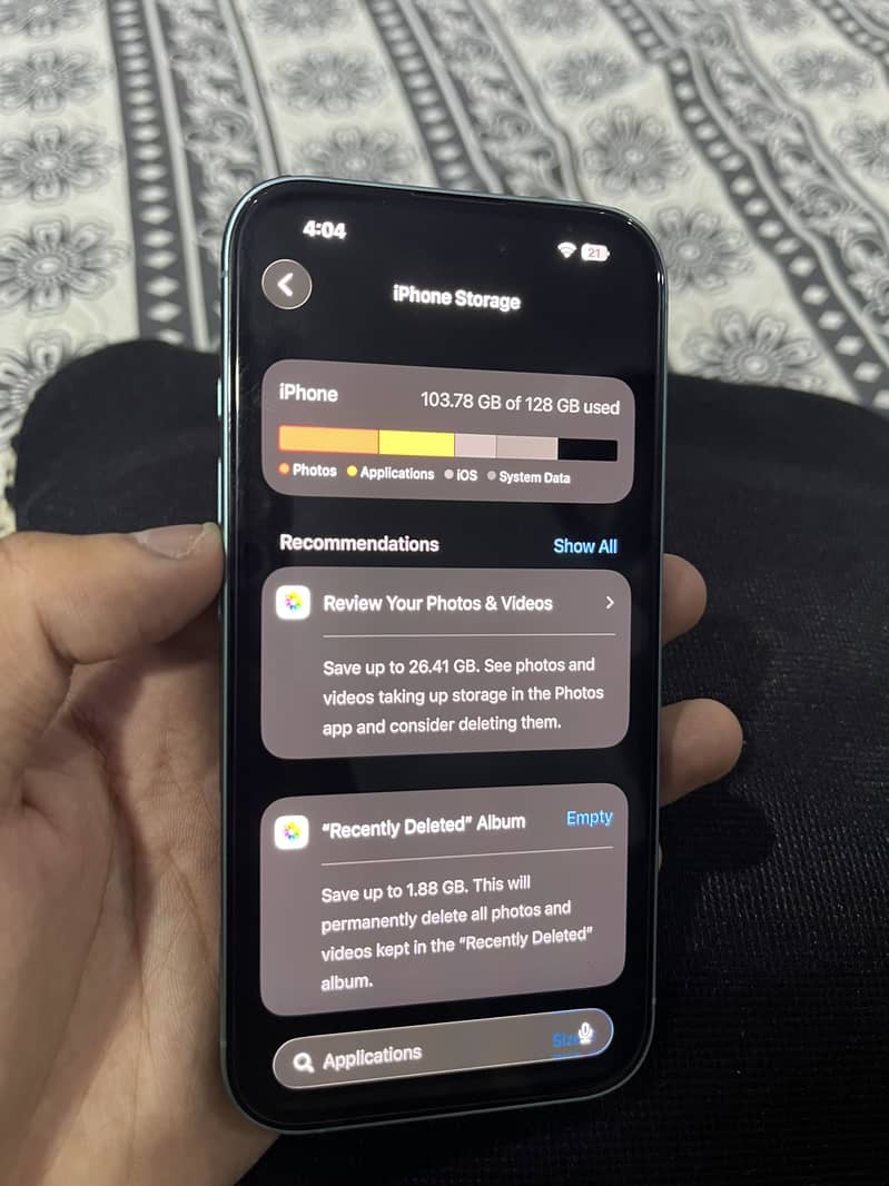 iPhone 16 9