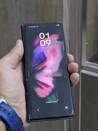 fold 3 non pta 256gb Ander Wali led off bar Wali all ok h.