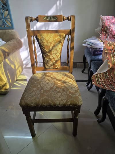 Dinning table with 6 chairs