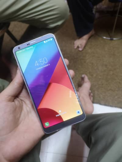 LG G6 available in good condition 4gb 32gb Pta approved no fault