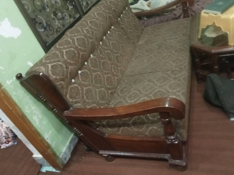 5سیٹ والا صوفہ سیٹ اور ایک عدد صوفہ کم بیڈ 5