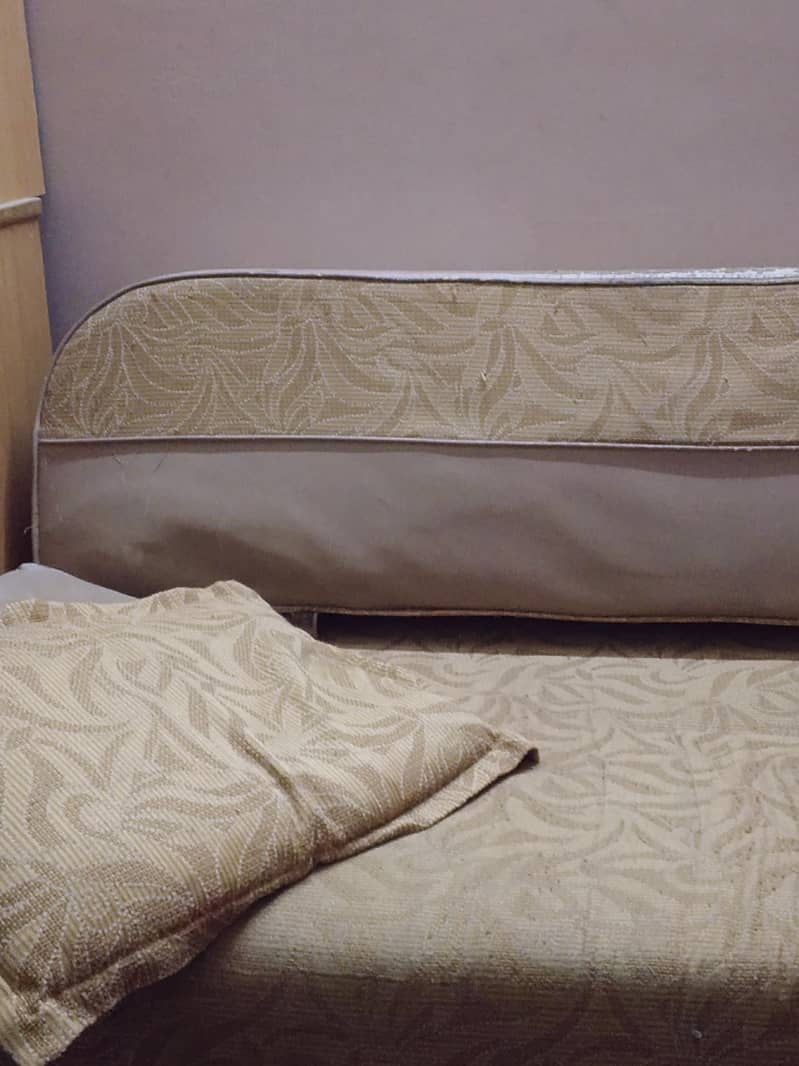 Sofa come bed 0