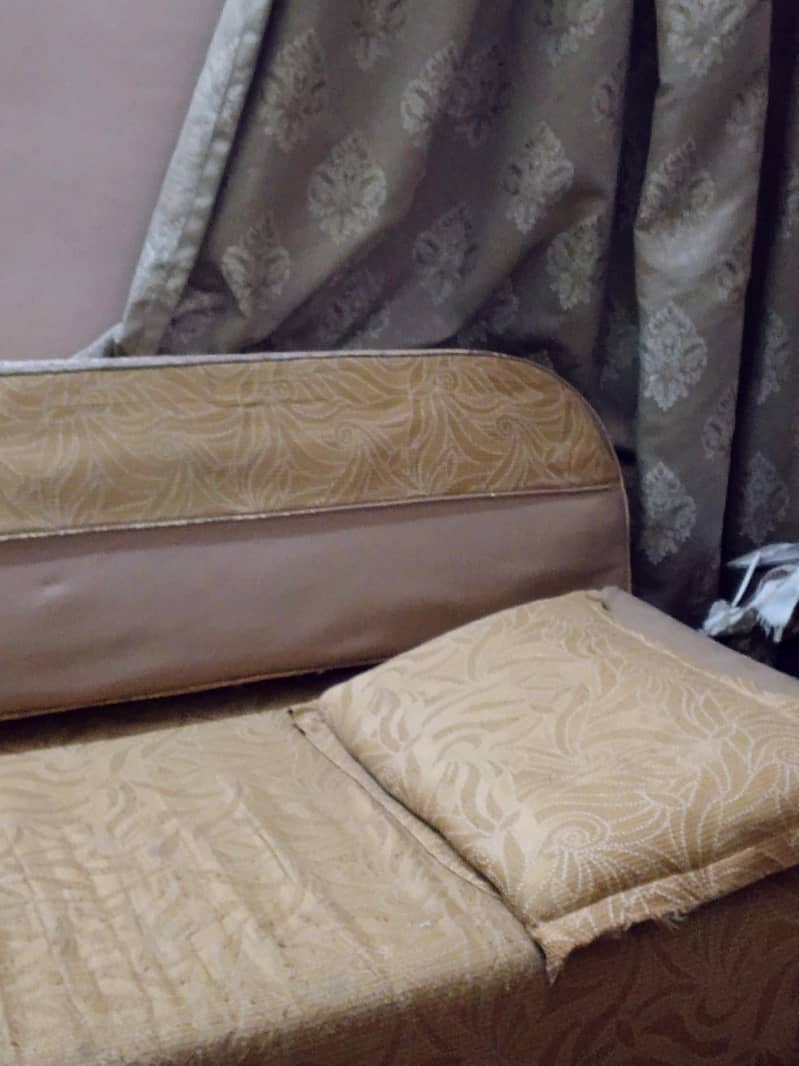 Sofa come bed 1