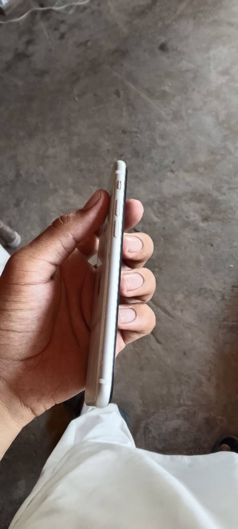iPhone SE 2nd generation 1