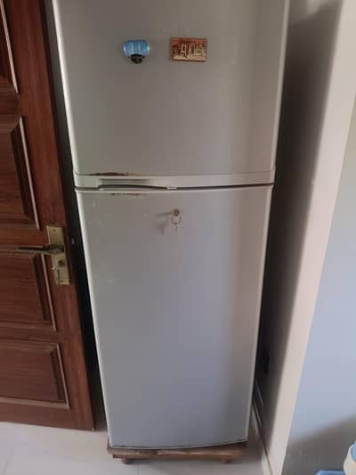 haier full size fridge slightly use