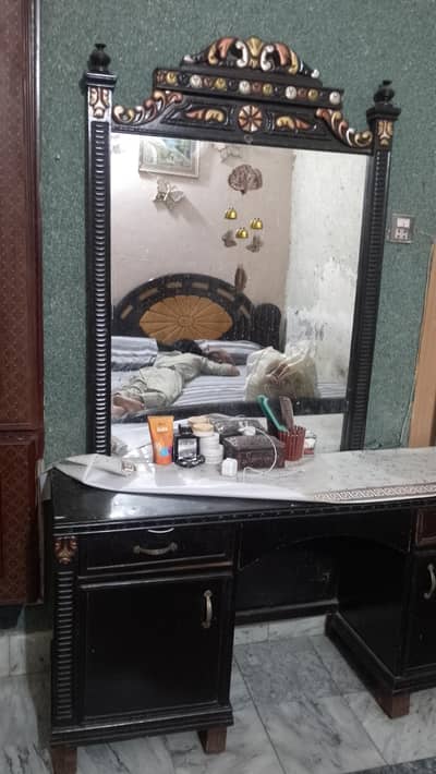Dressing table