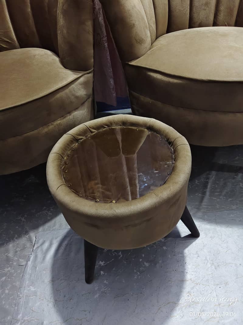 sofas chairs set with table 0