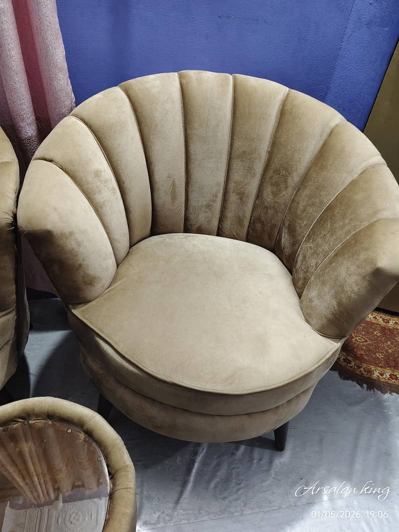 sofas chairs set with table 2