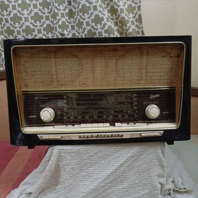 Antique Radio ~ HIGH FIDELITY .