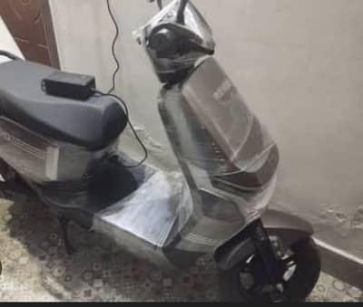 Contact number only whatsapp (03042428900) Revo A11 Scooty for sale