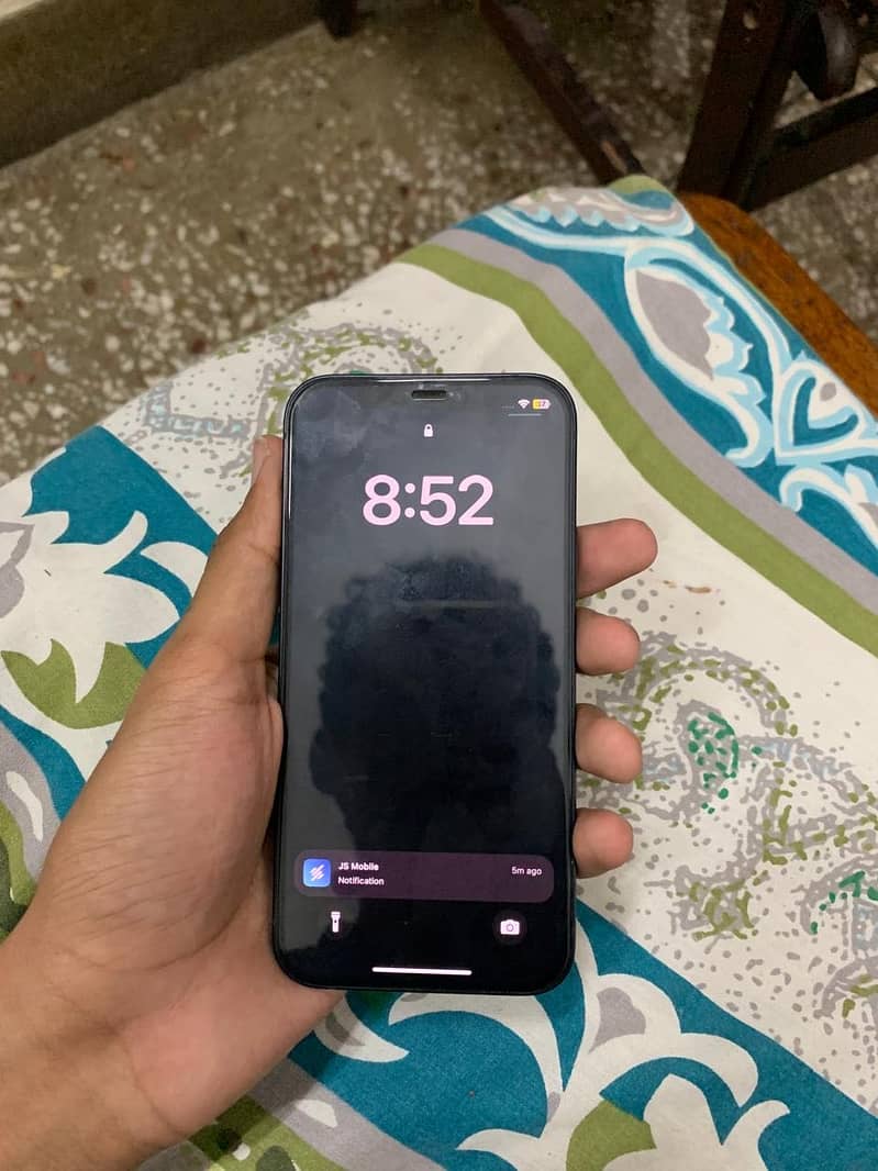 iPhone 12 4