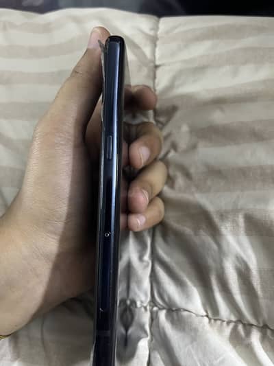 Lg g8 thinq 6/128 gb battery timing good 7/10 condition
