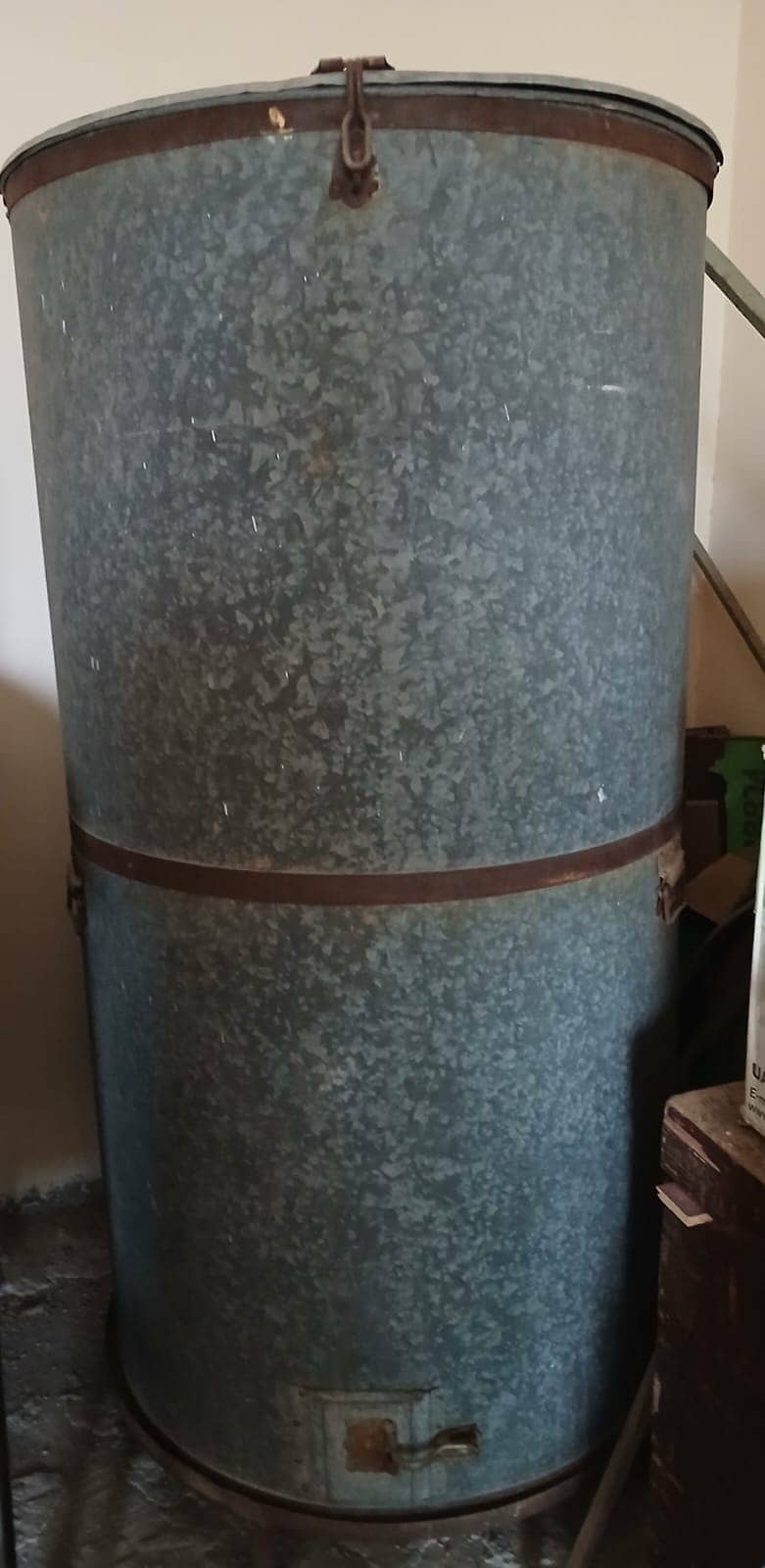 Wheat storage container 1