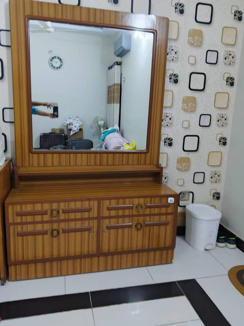 dressing table 0