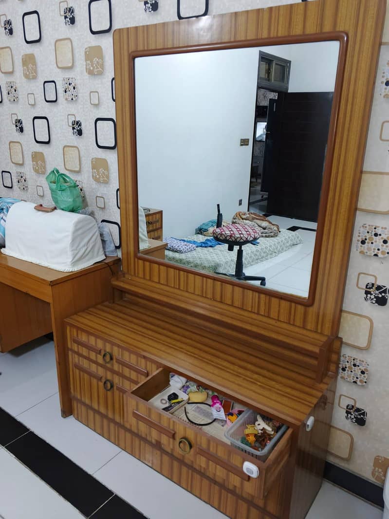 dressing table 1