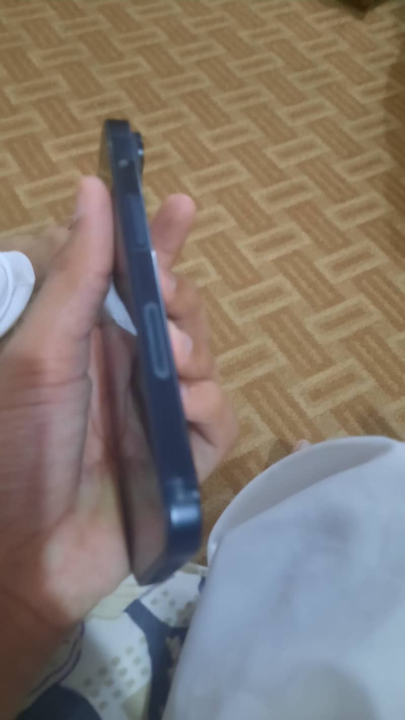 Iphone 14 simple 4