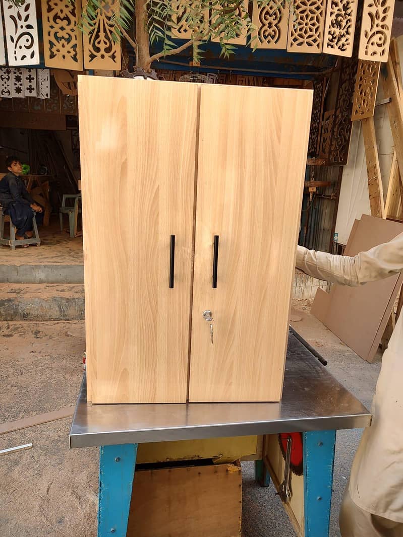 Cabinet 0