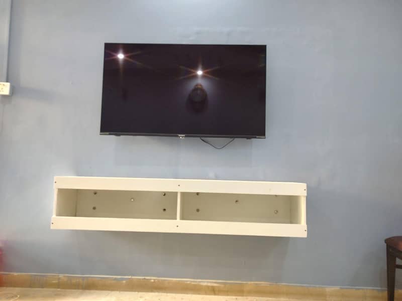 Cabinet 1