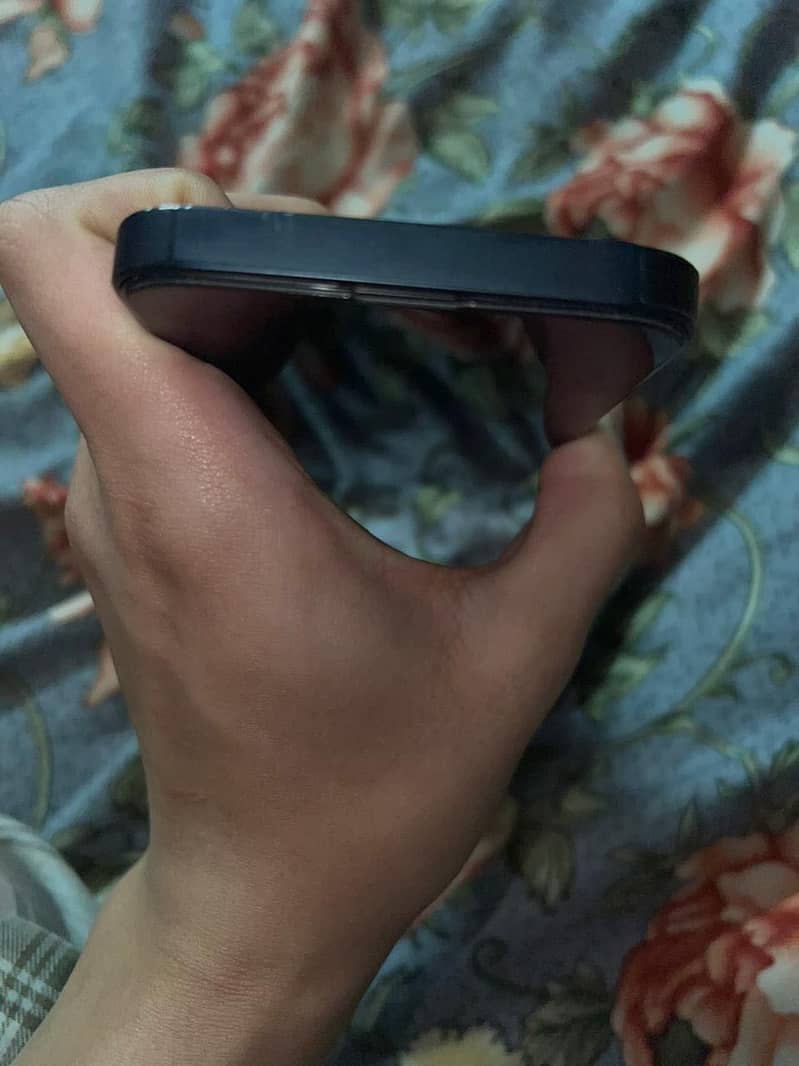 Iphone 13 4