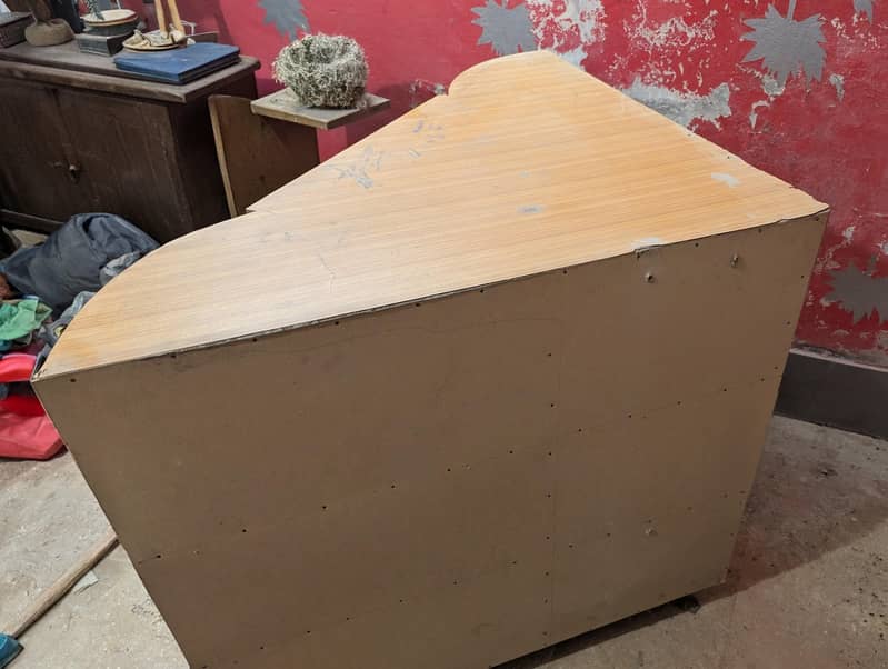Corner Table/Tv Table 2