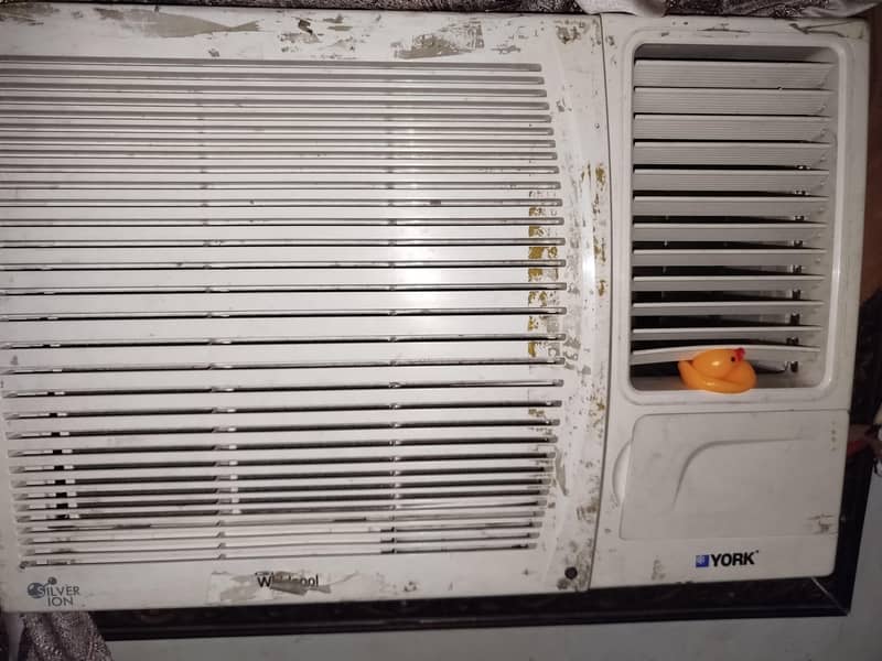 window AC 0