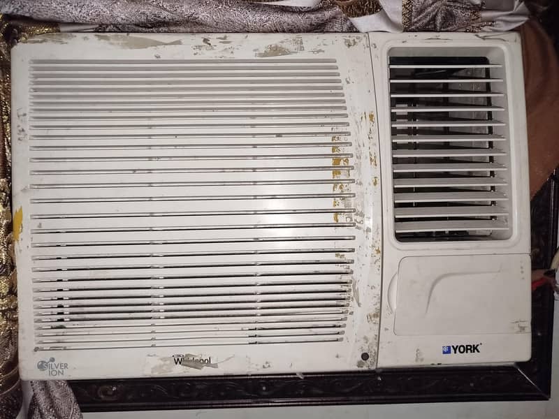 window AC 2