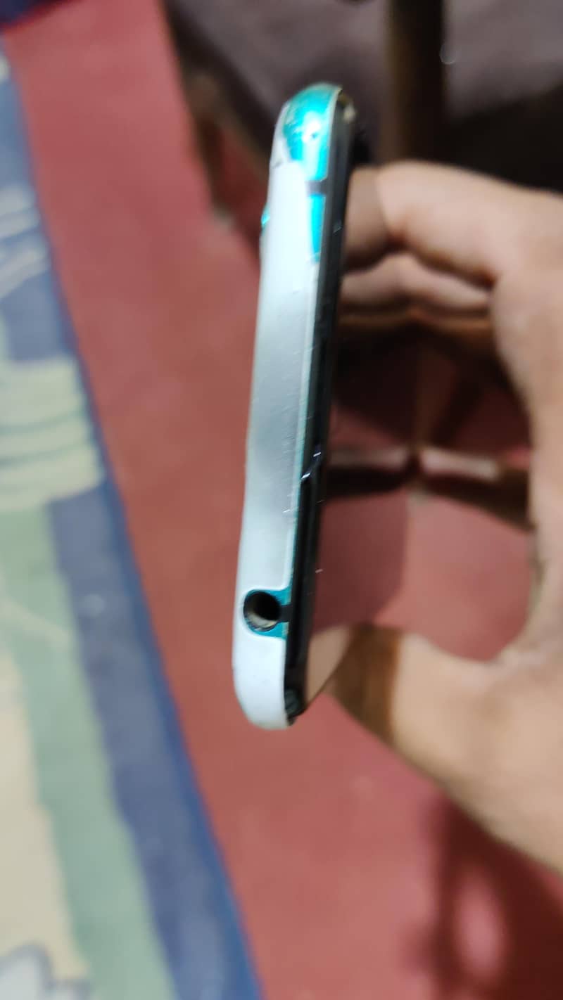 sharp Aquos R3 2