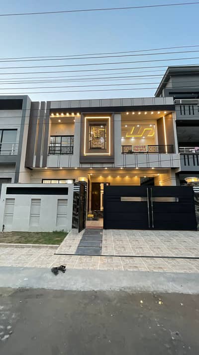 10 Marla Prime Location Ultra Modern House For Sale