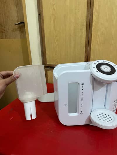 Tommee Tippee Electric Baby Feeder / Formula Mixer