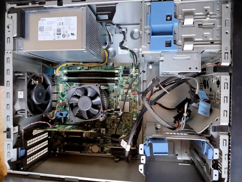 Dell Server PC/7th Gen/Box Processor Intel Xeon 1