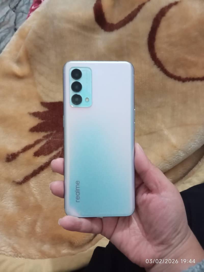 realme 4