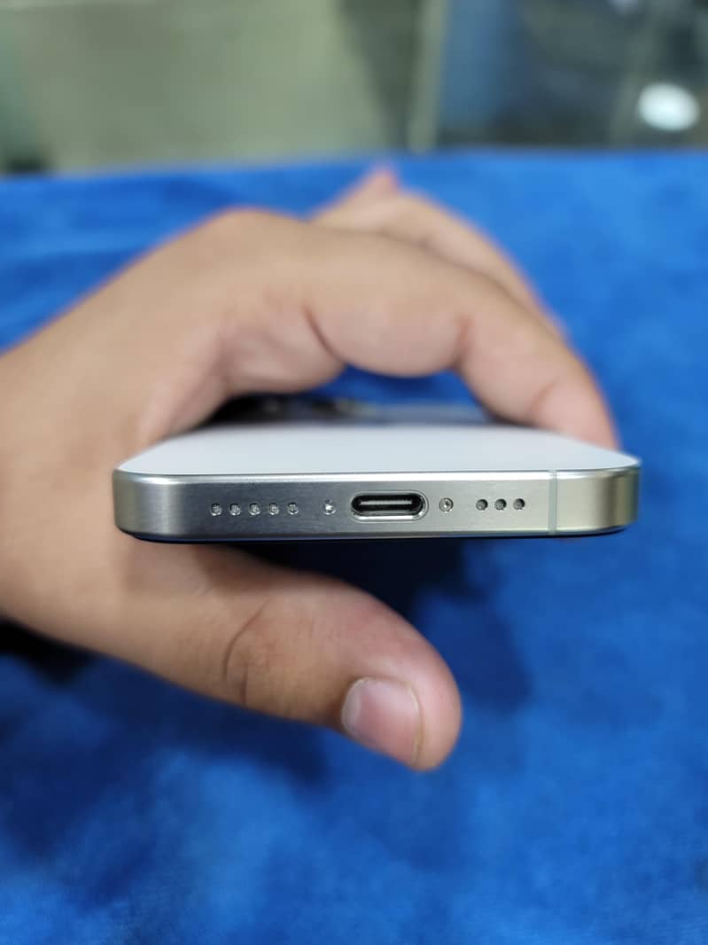 iphone 15 pro 4