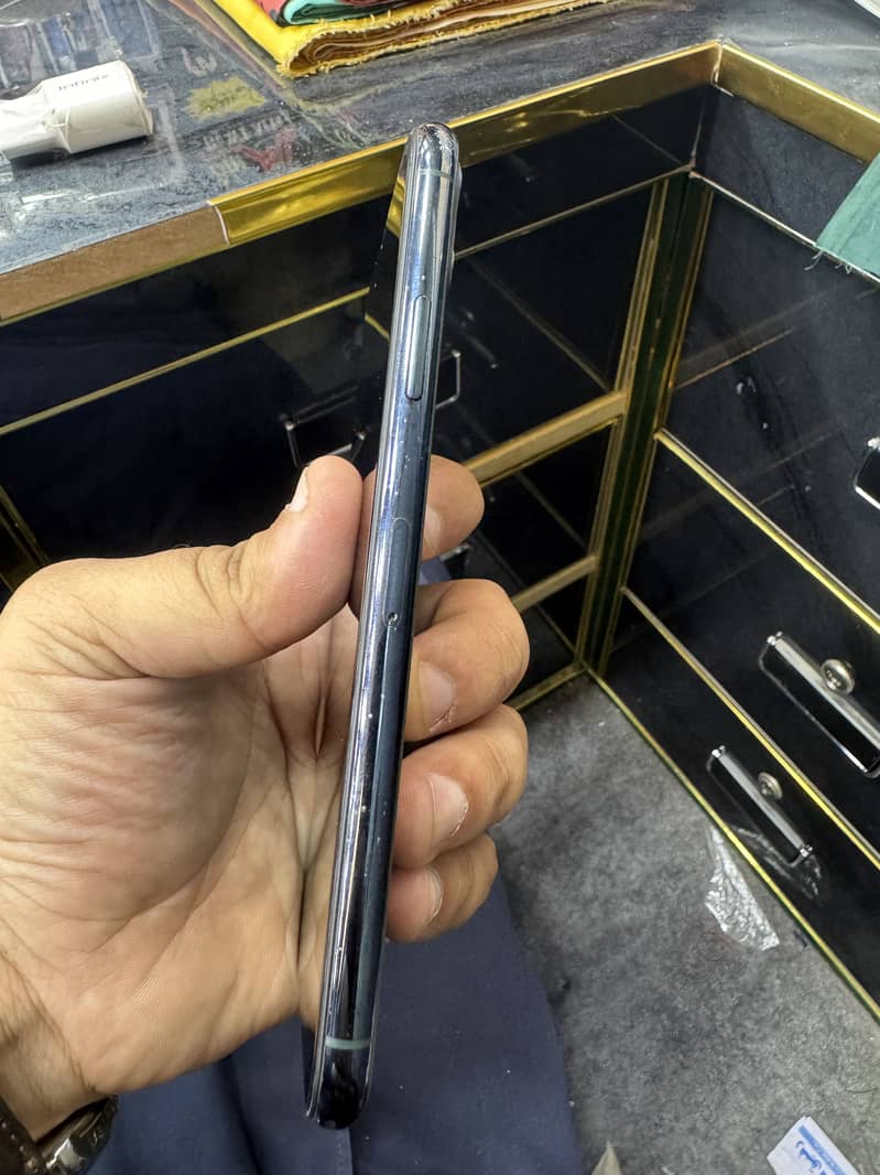 Iphone 11 Pro Max 4